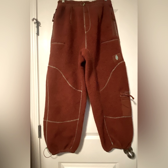 FP Free People Movement Hit The Slopes Burgundy Pants - Picture 3 of 10